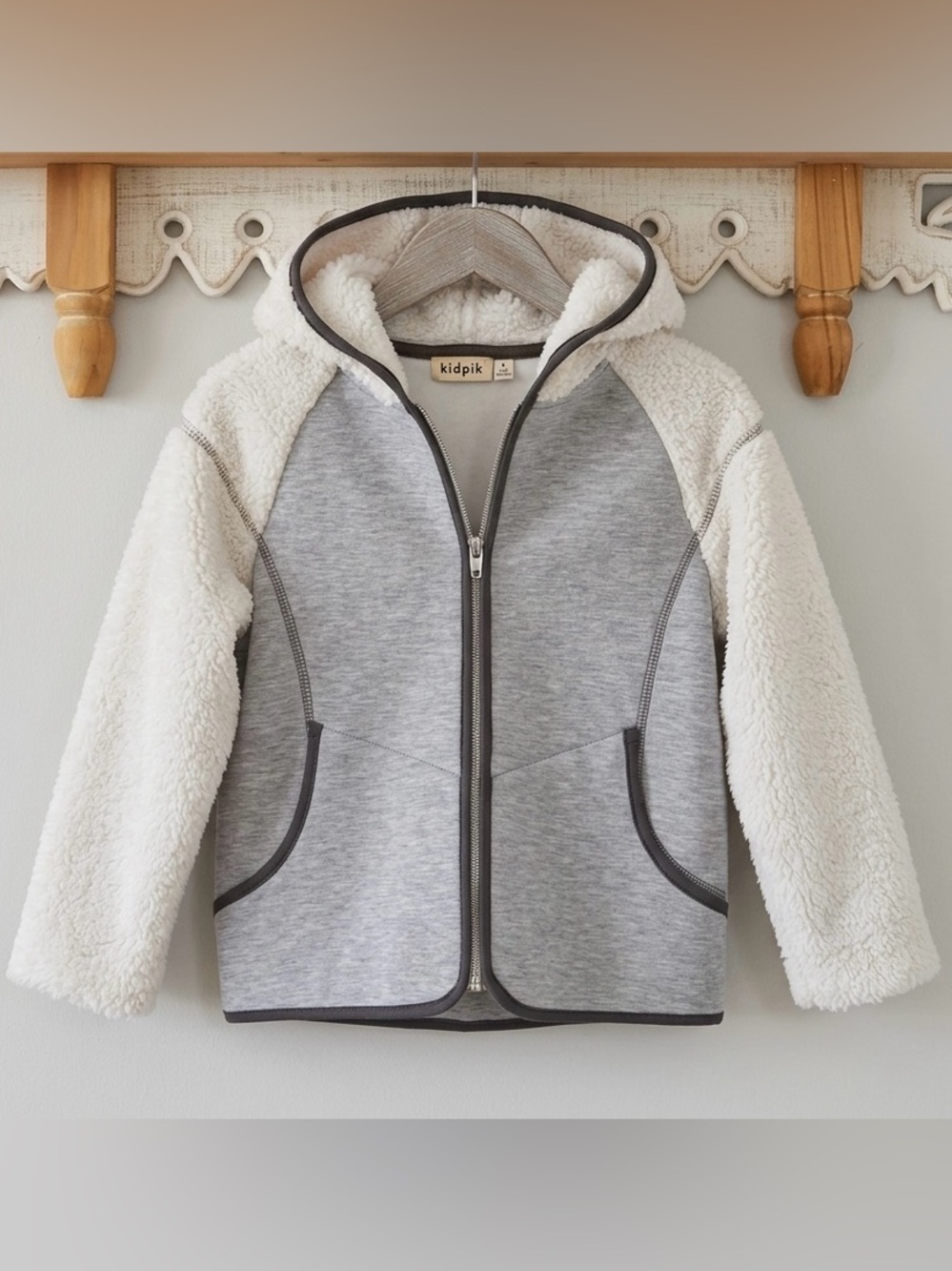 kidpik Gray & Cream Soft Sherpa Hoodie jacket w/ zip & pockets - size small 7/8
